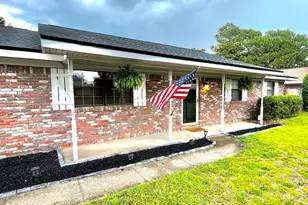 5 Lakeview Dr, Mary Esther, FL 32569 - Photo 2