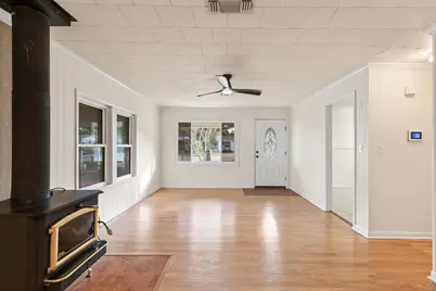 127 NW Holmes Boulevard, Fort Walton Beach, FL 32548 - Photo 6