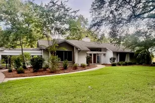 103 E Capri Cove, Niceville, FL 32578 - Photo 1