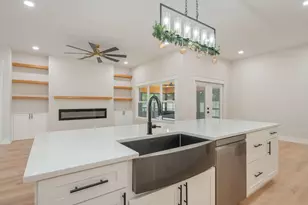 4572 Ashton Cir, Crestview, FL 32536 - Photo 8