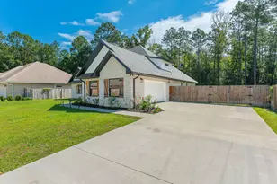 4572 Ashton Cir, Crestview, FL 32536 - Photo 2