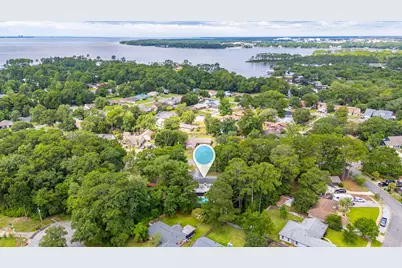 1732 Bayshore Drive, Niceville, FL 32578 - Photo 4