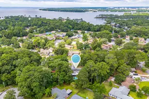 1732 Bayshore Dr, Niceville, FL 32578 - Photo 4