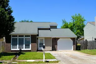 380 NW Canterbury Circle, Fort Walton Beach, FL 32548 - Photo 1