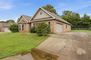 3561 Autumn Woods Dr, Crestview, FL 32539 - Photo 2