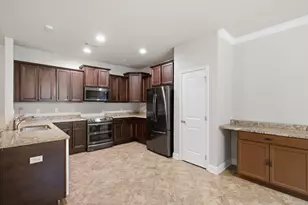 3561 Autumn Woods Dr, Crestview, FL 32539 - Photo 6