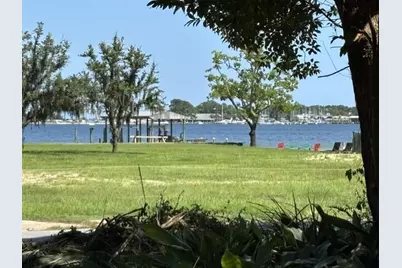 284 NE Beachview Drive, Fort Walton Beach, FL 32547 - Photo 1