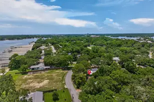284 NE Beachview Dr, Fort Walton Beach, FL 32547 - Photo 50