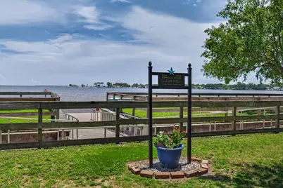 284 NE Beachview Drive, Fort Walton Beach, FL 32547 - Photo 58
