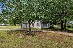 2501 Sunset Dr, Crestview, FL 32536 - Photo 2