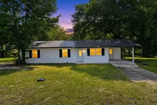49 Fredrick Dr, Defuniak Springs, FL 32433 - Photo 1