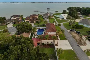 9526 Monaco Cir, Navarre, FL 32566 - Photo 2