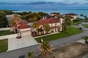 9526 Monaco Cir, Navarre, FL 32566 - Photo 4