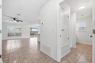 403B Yancey St, Fort Walton Beach, FL 32547 - Photo 6