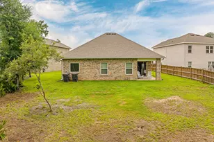 145 Beaver Trl Dr, Freeport, FL 32439 - Photo 2