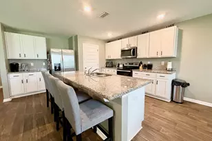 5560 Guinevere Ln, Milton, FL 32583 - Photo 8