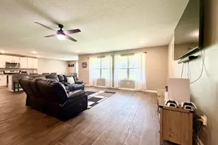 5560 Guinevere Ln, Milton, FL 32583 - Photo 6
