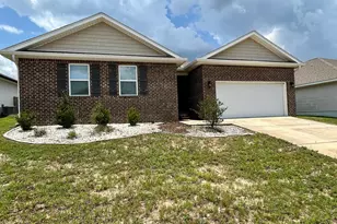 5560 Guinevere Ln, Milton, FL 32583 - Photo 1
