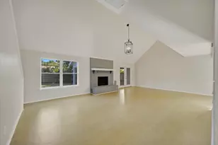710 Swan Ln, Destin, FL 32541 - Photo 1