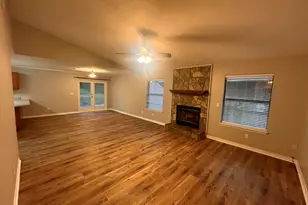 310 Fairwood Dr, Niceville, FL 32578 - Photo 2