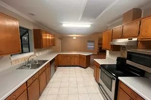 310 Fairwood Dr, Niceville, FL 32578 - Photo 12