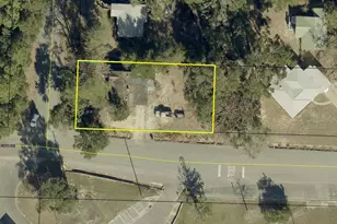 602 Dixie St, Crestview, FL 32536 - Photo 2