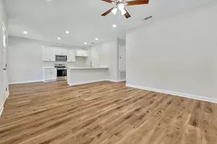 290 Holland St, Crestview, FL 32536 - Photo 6