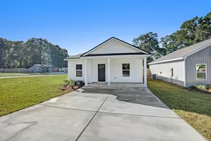 290 Holland St, Crestview, FL 32536 - Photo 2