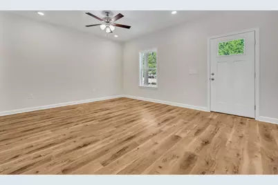 290 Holland Street, Crestview, FL 32536 - Photo 4