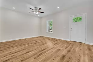 290 Holland St, Crestview, FL 32536 - Photo 4