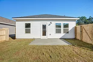 290 Holland St, Crestview, FL 32536 - Photo 18