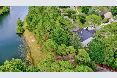 401 Symphony Way, Freeport, FL 32439 - Photo 2