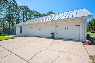 201 Yacht Club Dr, Niceville, FL 32578 - Photo 34