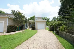 507 31st St, Niceville, FL 32578 - Photo 1