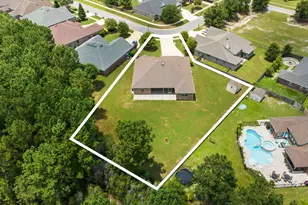 300 Brighton Cv, Freeport, FL 32439 - Photo 2