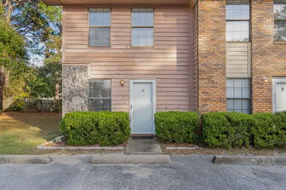 611 Center Street #UNIT 10, Fort Walton Beach, FL 32547 - Photo 2