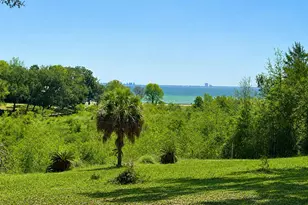 140 Chippewa Dr, Niceville, FL 32578 - Photo 1