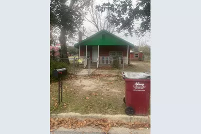 698 W Walnut Avenue, Crestview, FL 32536 - Photo 1