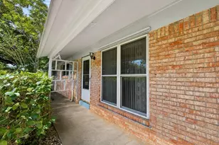 339 NW Barbara Dr, Fort Walton Beach, FL 32548 - Photo 2