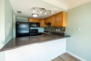 308 SW Miracle Strip Pkwy, Fort Walton Beach, FL 32548 - Photo 6