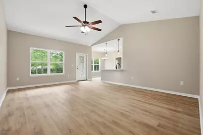 6142 Clover Street, Crestview, FL 32539 - Photo 14