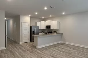 1025 McLaren Cir, Fort Walton Beach, FL 32547 - Photo 6