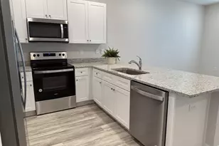 1025 McLaren Cir, Fort Walton Beach, FL 32547 - Photo 8