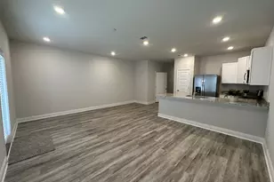 1025 McLaren Cir, Fort Walton Beach, FL 32547 - Photo 10