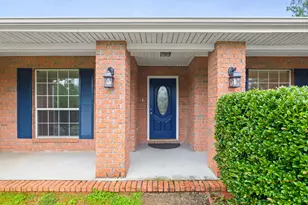 2652 Paddock Cir, Crestview, FL 32536 - Photo 2