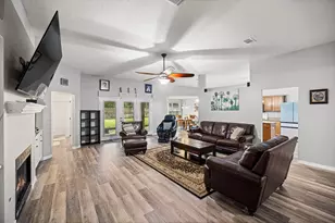2652 Paddock Cir, Crestview, FL 32536 - Photo 16