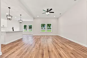 2828 Blackbird Ct, Crestview, FL 32539 - Photo 16