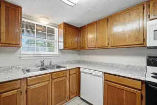 1807 Whispering Oaks Ln, Fort Walton Beach, FL 32547 - Photo 6