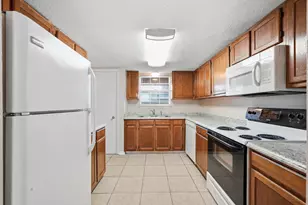 1807 Whispering Oaks Ln, Fort Walton Beach, FL 32547 - Photo 10
