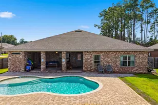 2590 Lovewood Dr, Navarre, FL 32566 - Photo 2